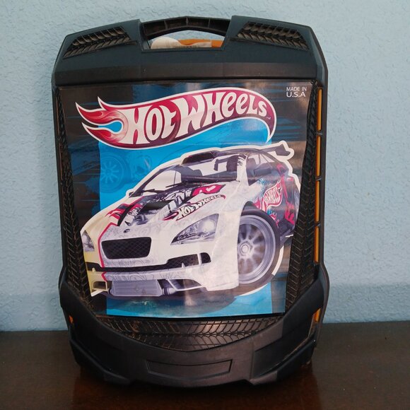 Hot Wheels Mattel Lot 36 Cars w/ Carrying Case Holds 100 Cars - Picture 2 of 16